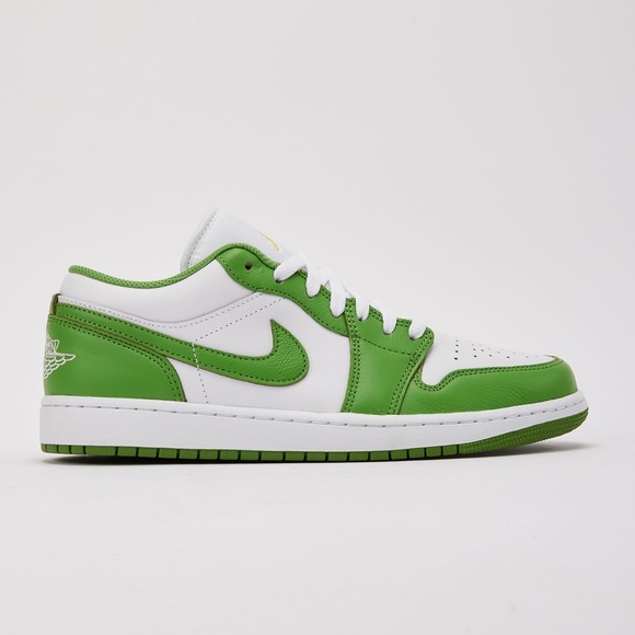 BIN Men’s Size 10 (Euro Sz 44) Air Jordan 1 Low SE Sneakers In White/Chlorophyll - Picture 1 of 16